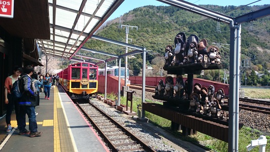 トロッコ列車 出発進行。トロッコ亀岡駅にて