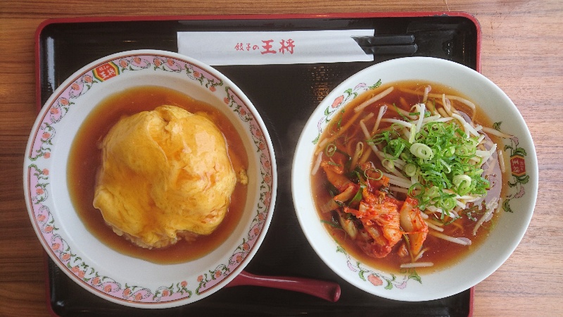 「本日のサービスセット」 　天津飯とキムチラーメン